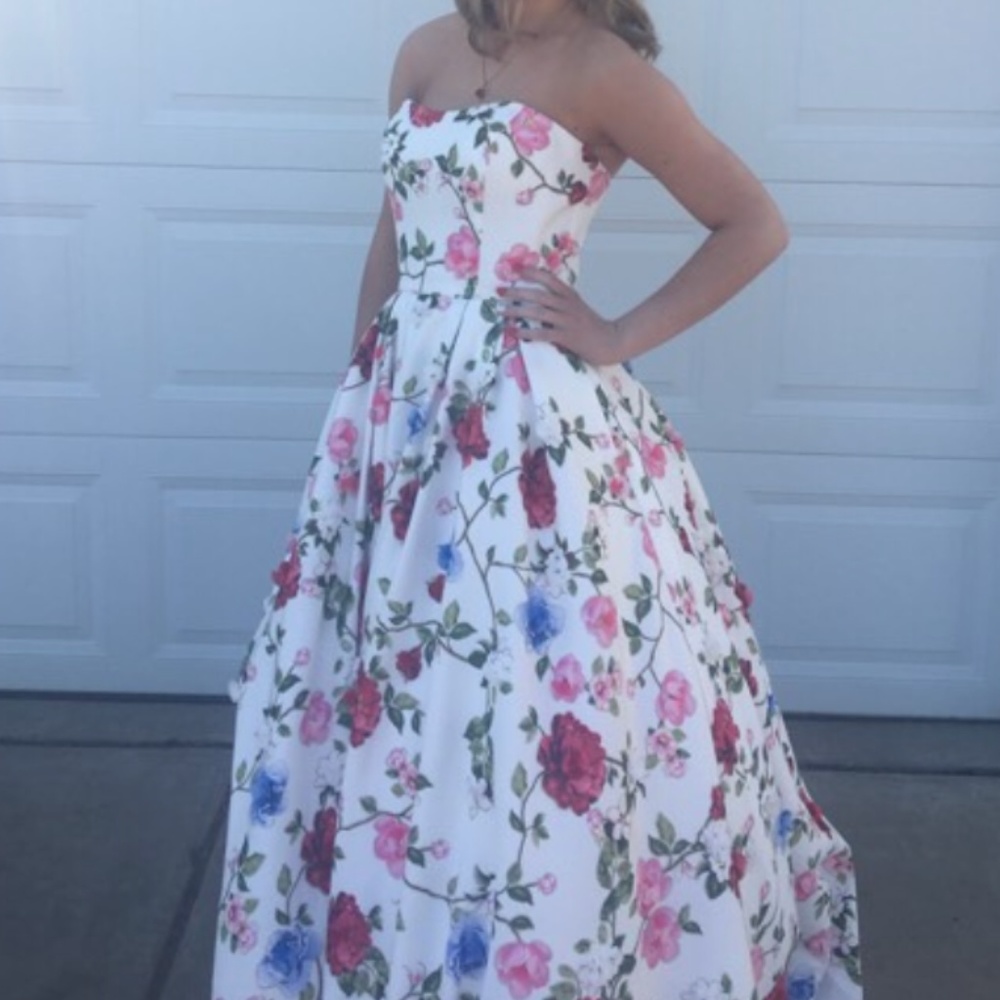 Sherri Hill floral strapless prom dress
